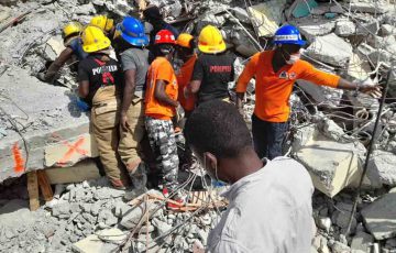 Suman mil 297 muertos por terremoto en Haití