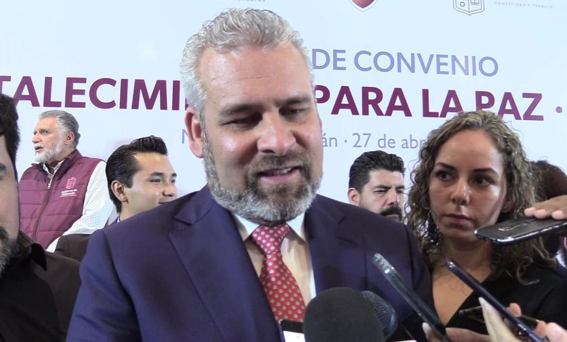 Ramírez Bedolla asegura que no intervendrá en crisis de Morena Michoacán