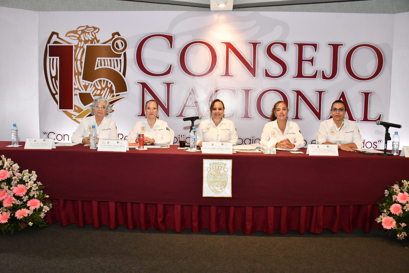 En Respaldo A Acapulco Celebra Sindicato Del Issste Consejo Nacional