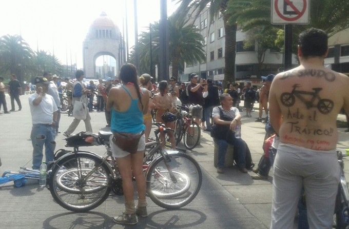 Ciclistas Desnudos Exigen Respeto A Conductores En Df Quadrat N