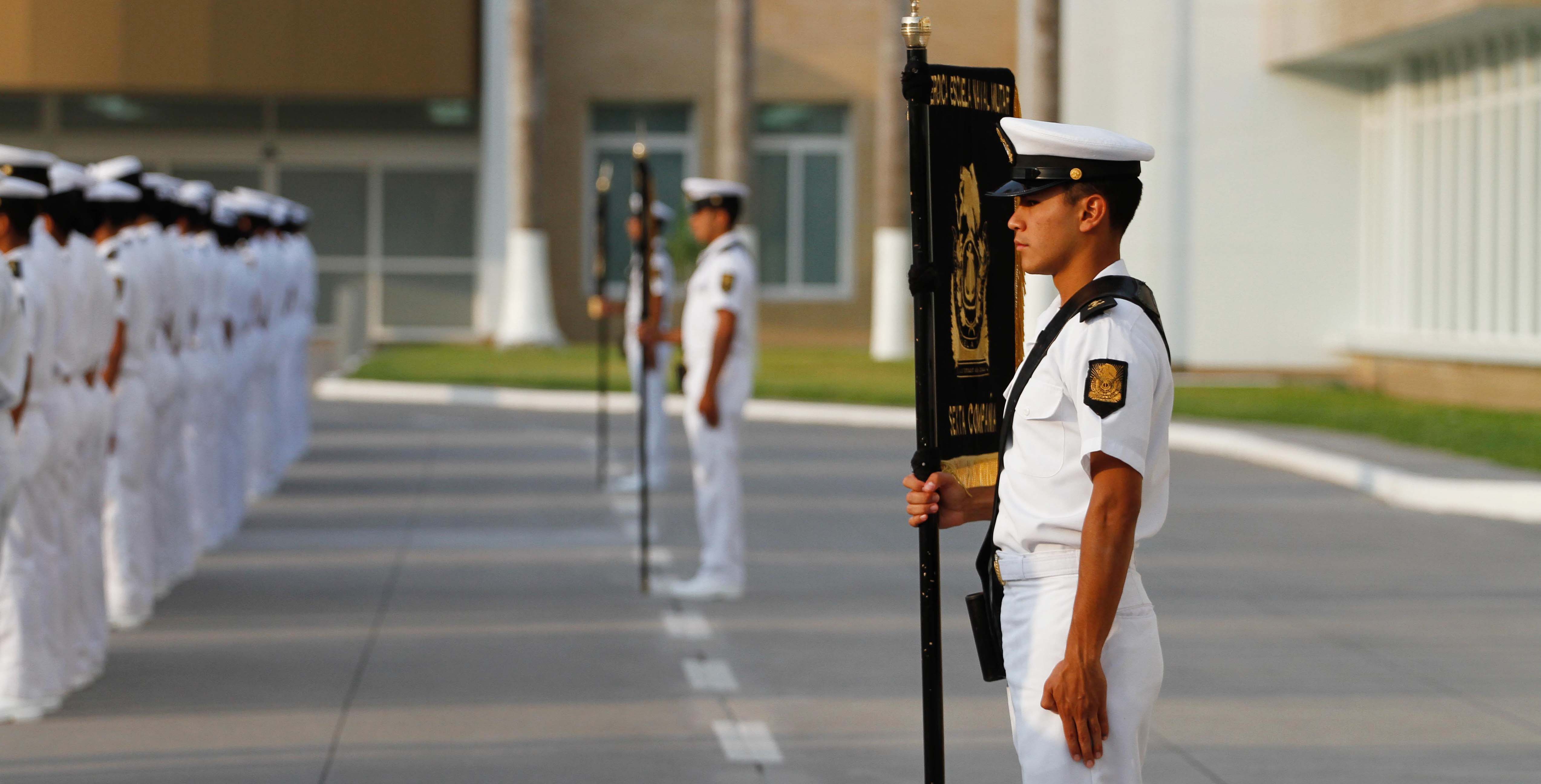 Un Dia En La Heroica Escuela Naval Militar
