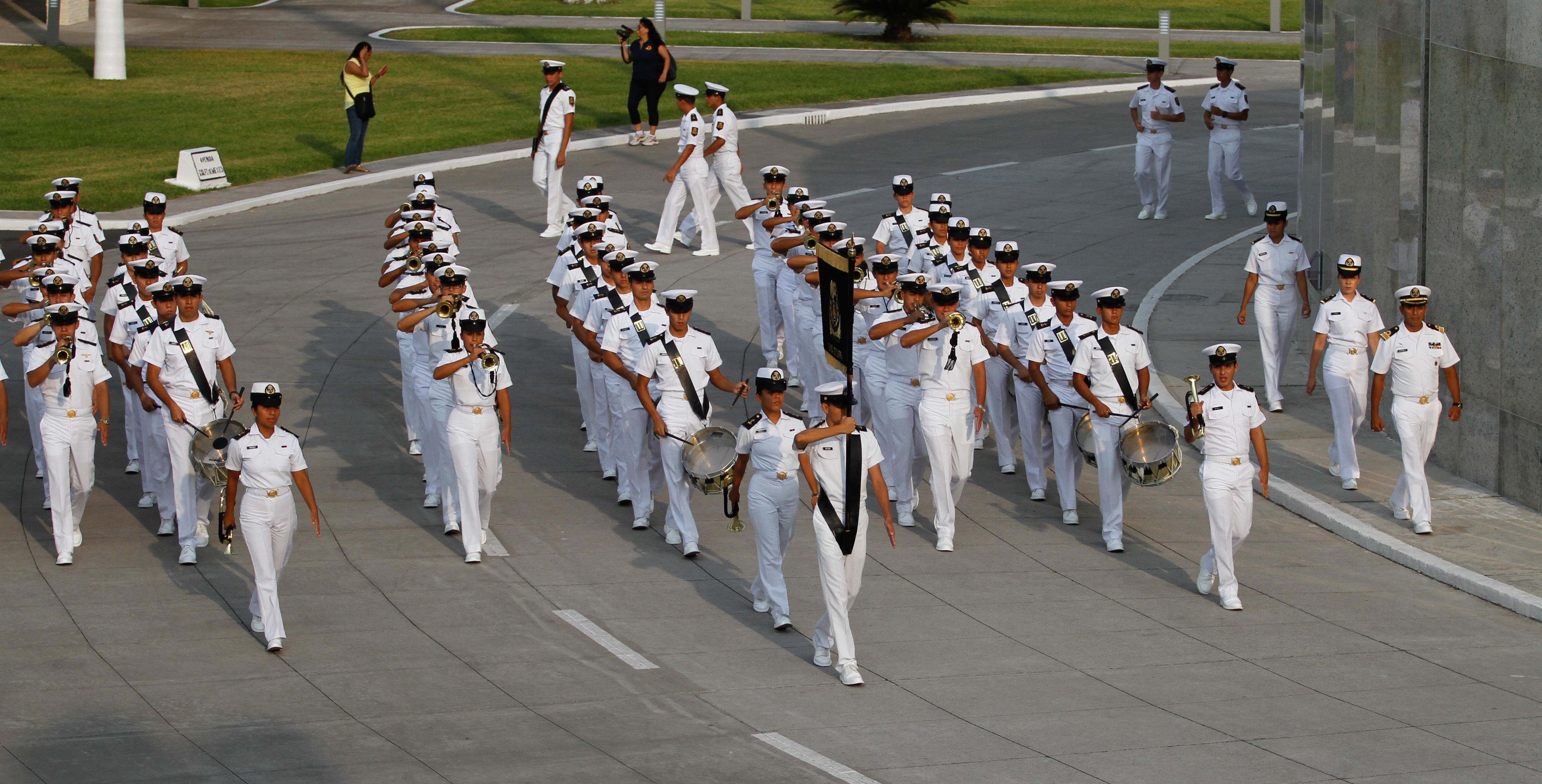 Un Dia En La Heroica Escuela Naval Militar