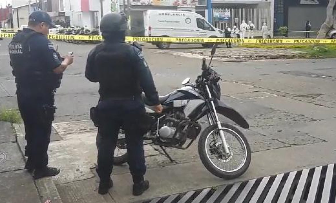 Lapidan a mujer en Uruapan; abandonan su cuerpo desnudo en universidad