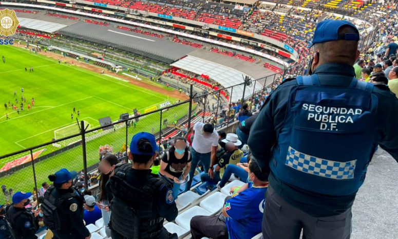 Detienen a 13 por reventa de boletos en el Azteca