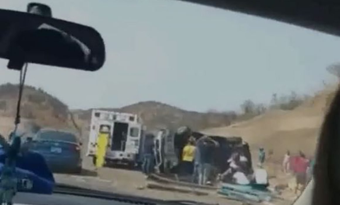 Choque en la Siglo 21 deja 3 muertos y 5 heridos más - Quadratín México