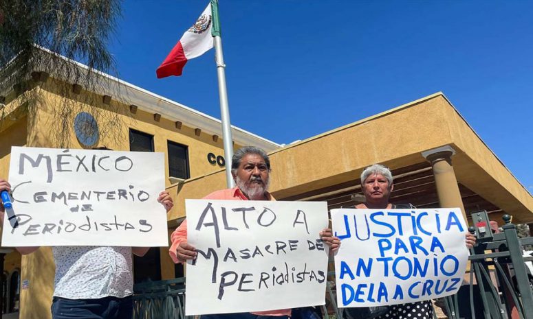Claman periodistas exiliados alto a violencia contra ellos en México