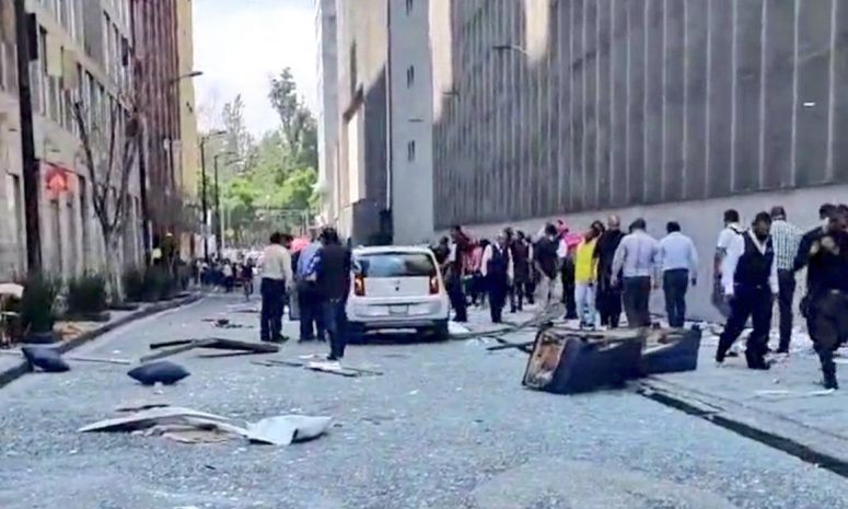 Registran 3 heridos y evacuan a 270 personas por explosión en edificio