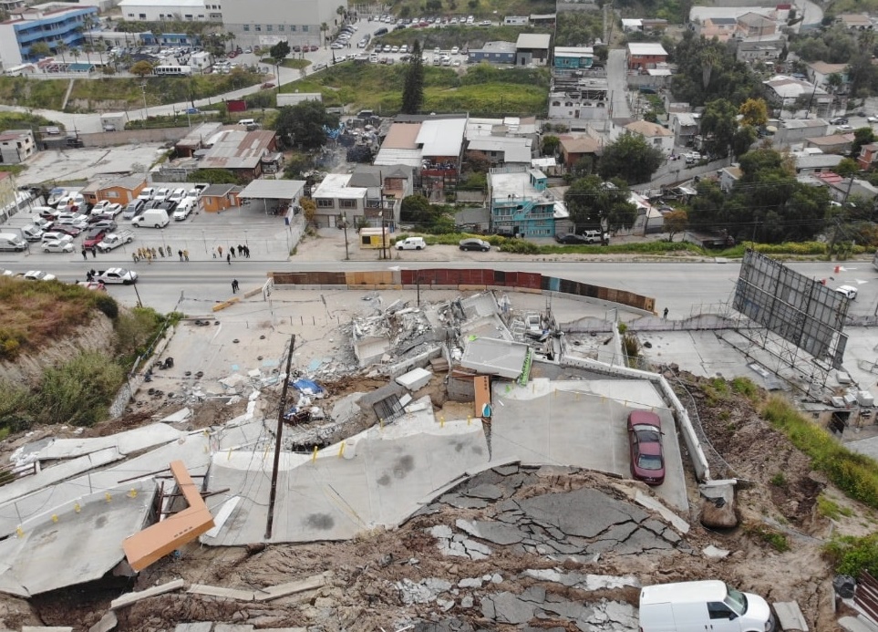 Se derrumba segundo edificio en el fraccionamiento La Sierra de Tijuana ...
