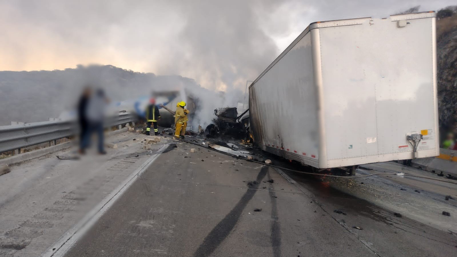 Cierre total en la México-Querétaro por choque de tráiler - Quadratín ...