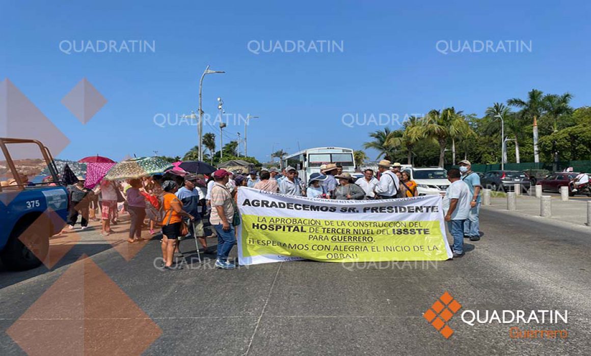 Marchan derechohabientes del ISSSTE en la Costera de Acapulco ...