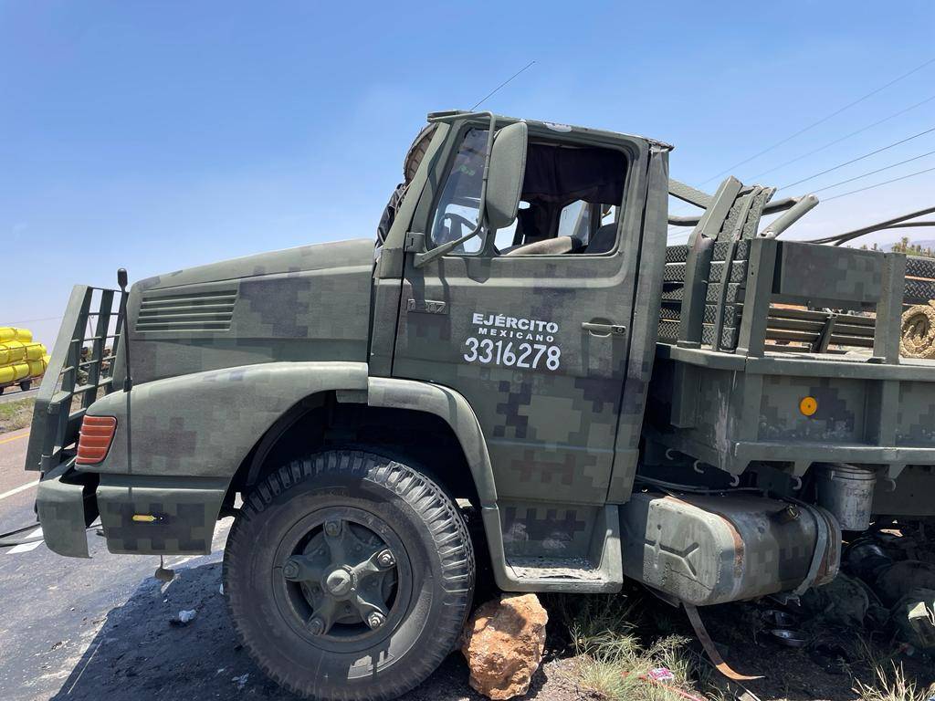 Camión del Ejército accidentado en Zacatecas. Foto: Redes Sociales