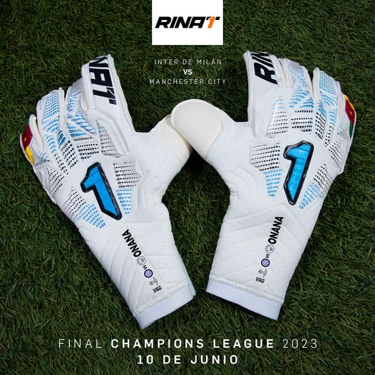 Los guantes usados en la final de la Champions. Foto: Rinat