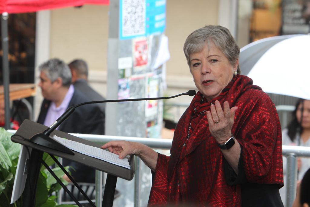 La canciller Alicia Bárcena en la inauguración de nuevo consulado. Foto: SRE