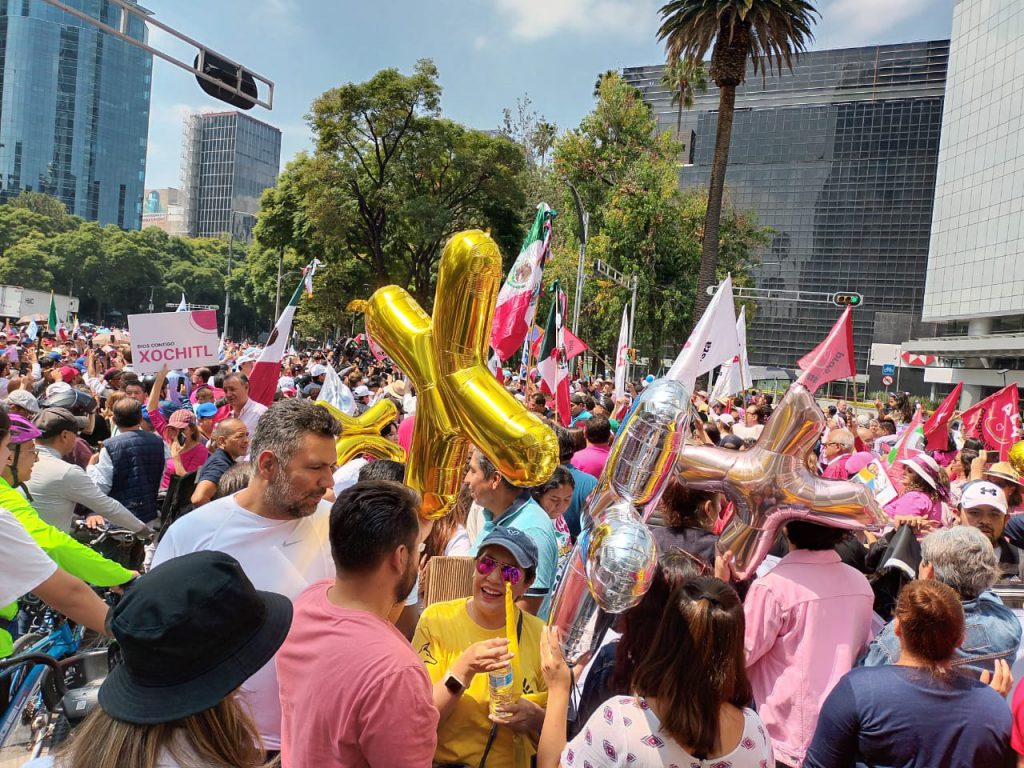 Miles de personas se reúnen en el Ángel en respaldo a Xóchitl Gálvez. Foto: Quadratín