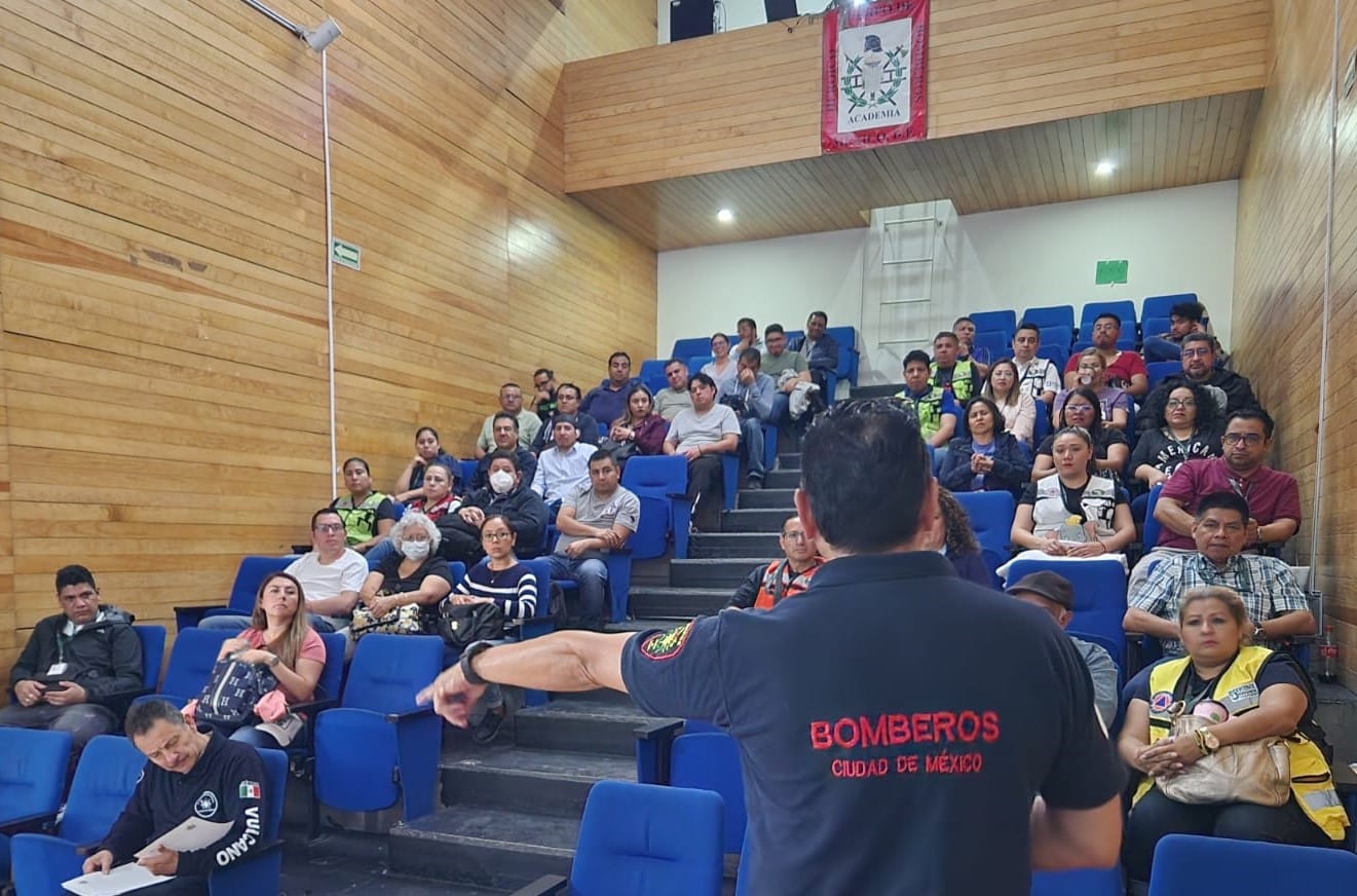 Capacitan bomberos a brigadistas del PJCDMX en atención de emergencias ...