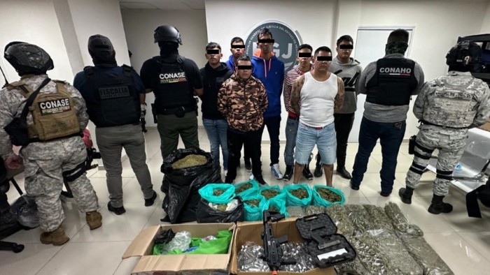 Detienen a 11 hombres por homicidio y narcomenudeo en Edomex ...