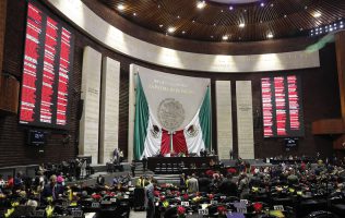 Aceptan diputados reserva a prohibición de vapeadores y fentanilo