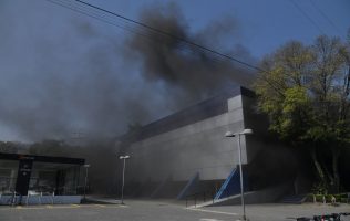 Benito Juárez suspende actividades y desaloja a personal por incendio