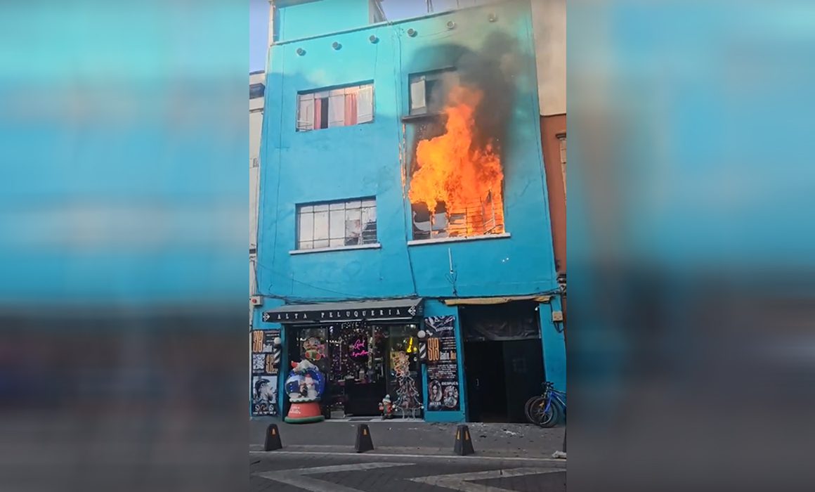 Incendio, en vecindad del Centro de CDMX