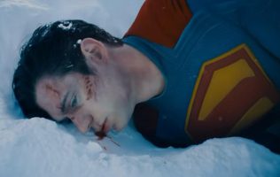 Con sangre no parece Superman en tráiler