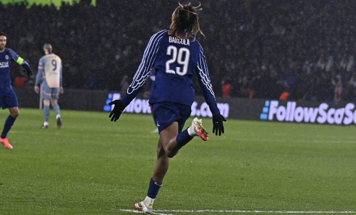 Bradley Barcola festeja gol de PSG ante Manchester City