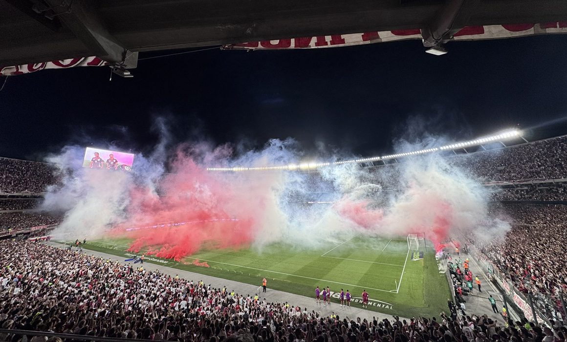 Estadio Monumental al inicio del River Plate-México