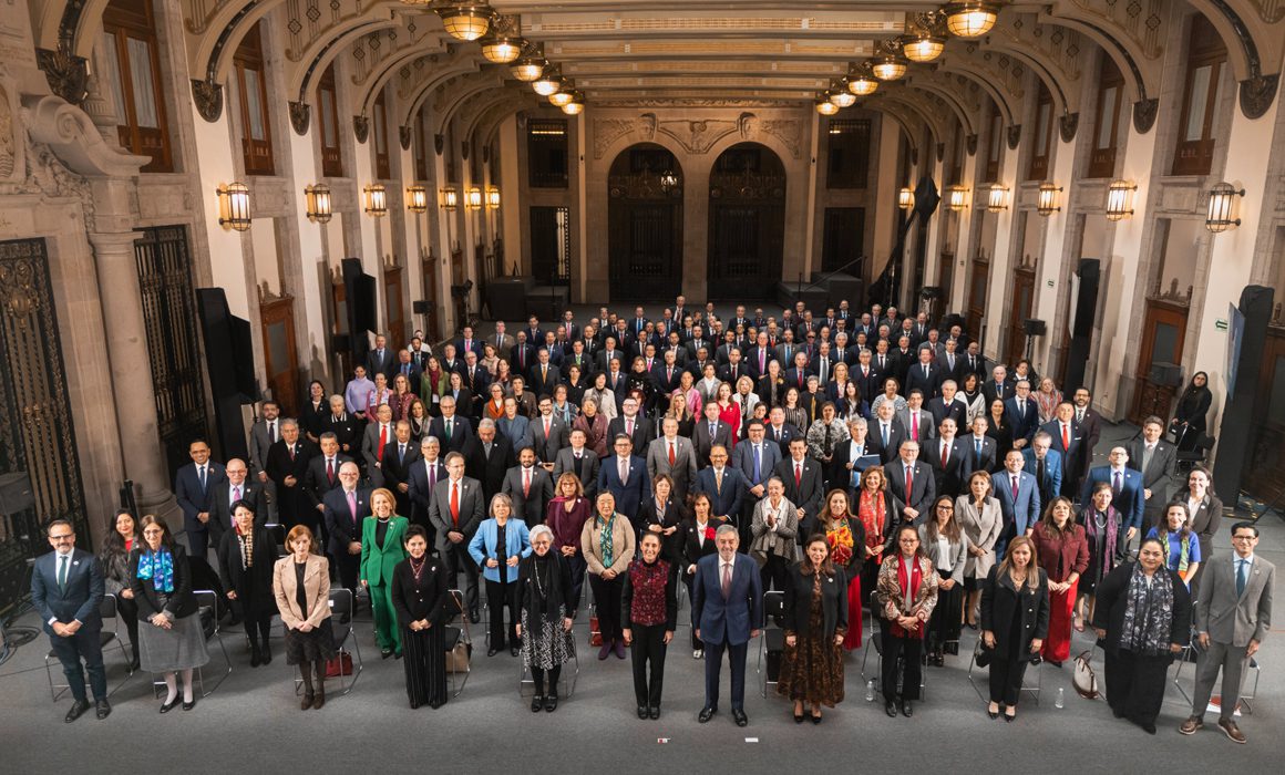 Hablamos de autoridad moral que tiene México ante mundo: Sheinbaum tras reunión con embajadores y cónsules