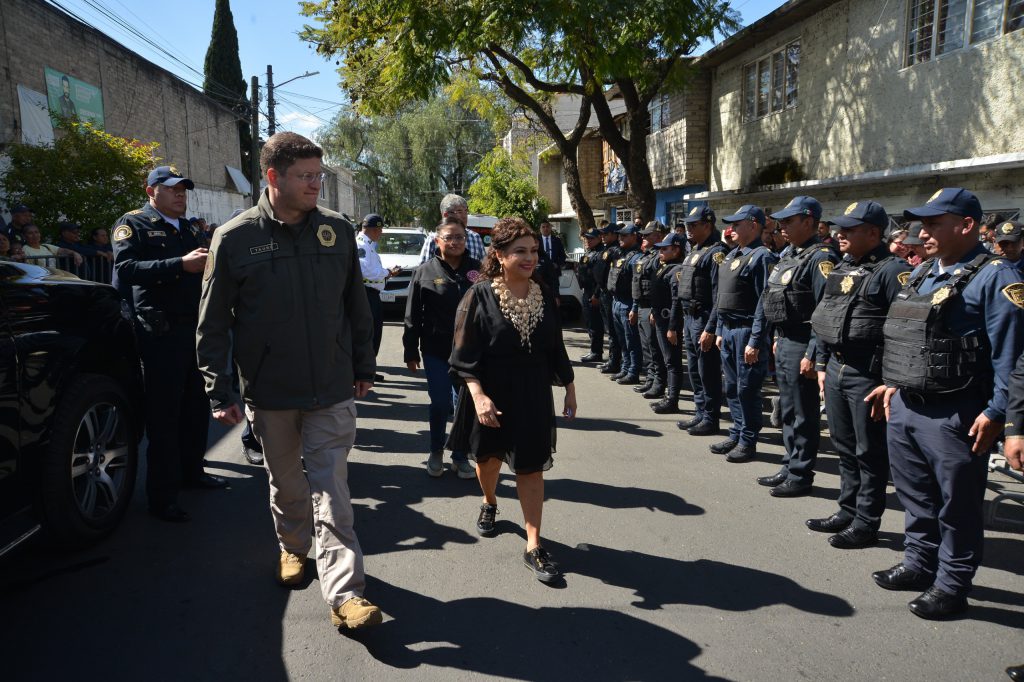 Lomas de San Lorenzo es un ejemplo de la reducción de los delitos en Iztapalapa, aseguró Clara Brugada al recorrer las calles de la alcaldía junto al secretario de Seguridad, Pablo Vázquez