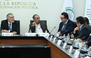 Adán Augusto López con líderes sindicales