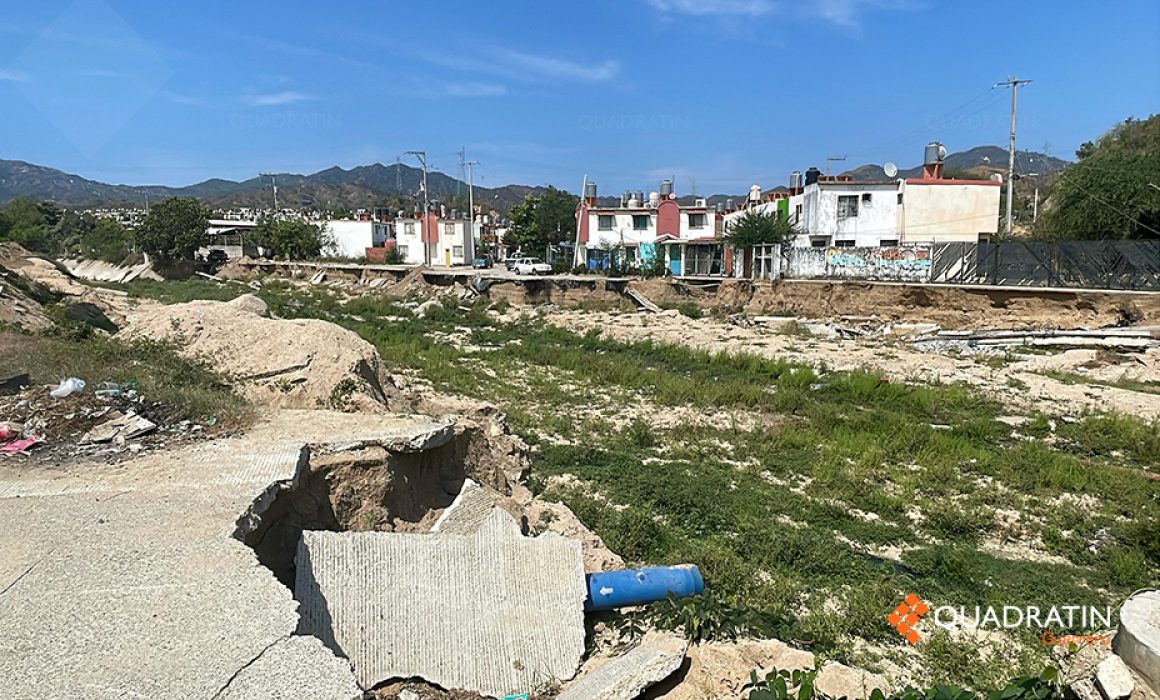 Denuncian casas al borde del colapso en unidad habitacional de Acapulco ...