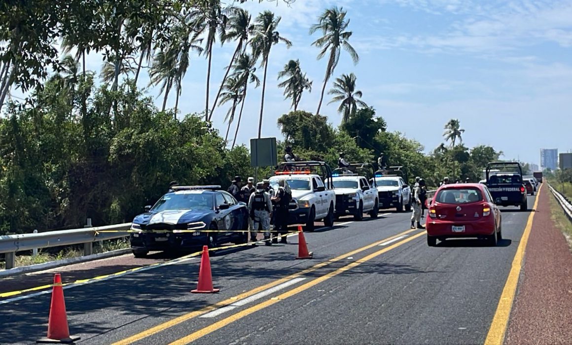 Hallan cuerpo ensabanado y con balazos en Viaducto Diamante de Acapulco