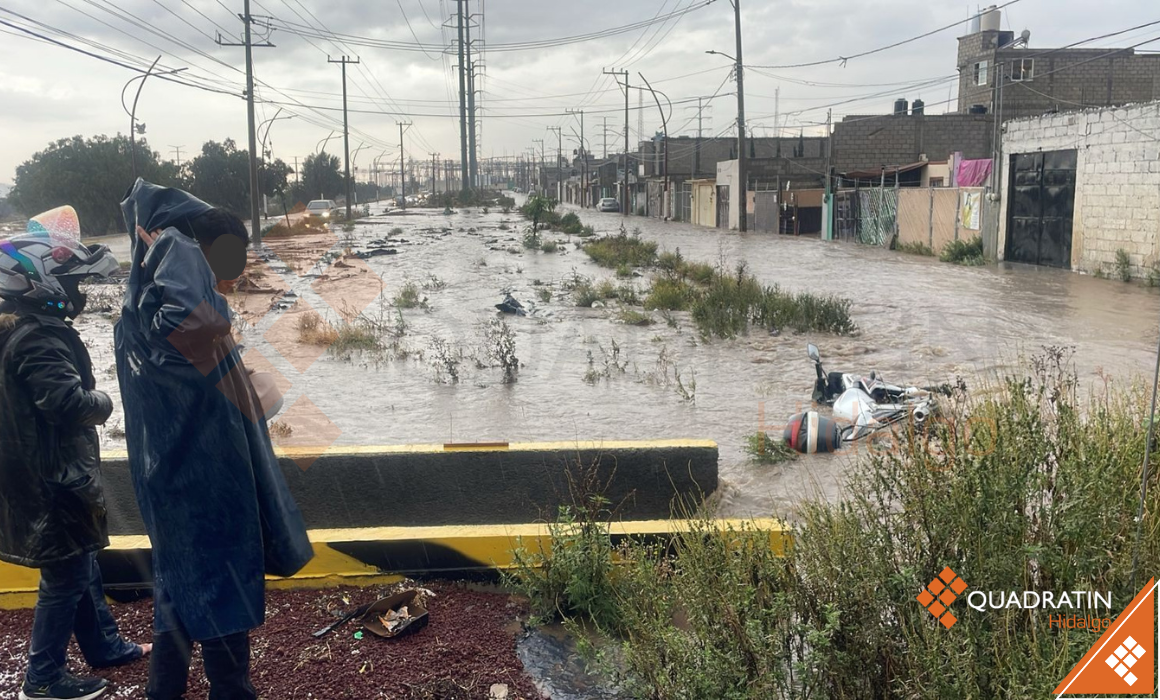 Inunda lluvia en Mineral de la Reforma y Pachuca