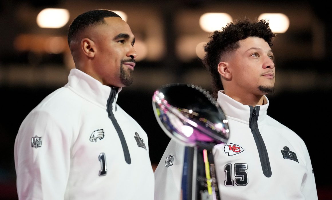 Jalen Hurts y Patrick Mahomes previo al Super Bowl