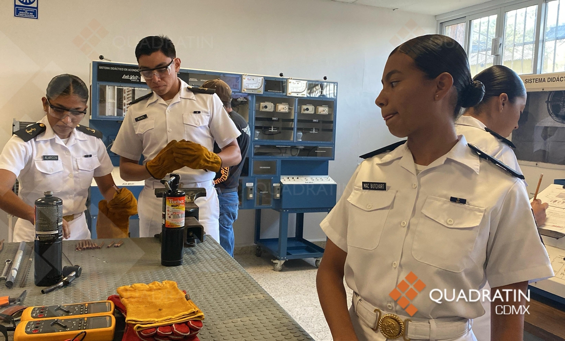 Mujeres en Heroica Escuela Naval Militar