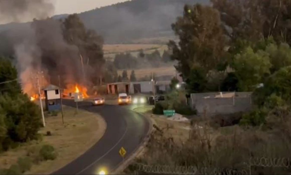 Balaceras y quema de autos se expanden a Pátzcuaro y Erongarícuaro