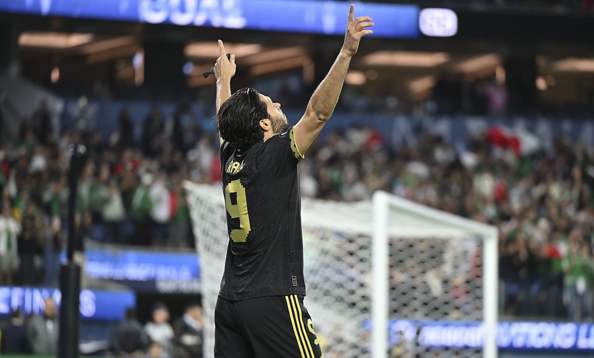 Alcanza México final con gol al 1 y golazo al 75 de Raúl Jiménez