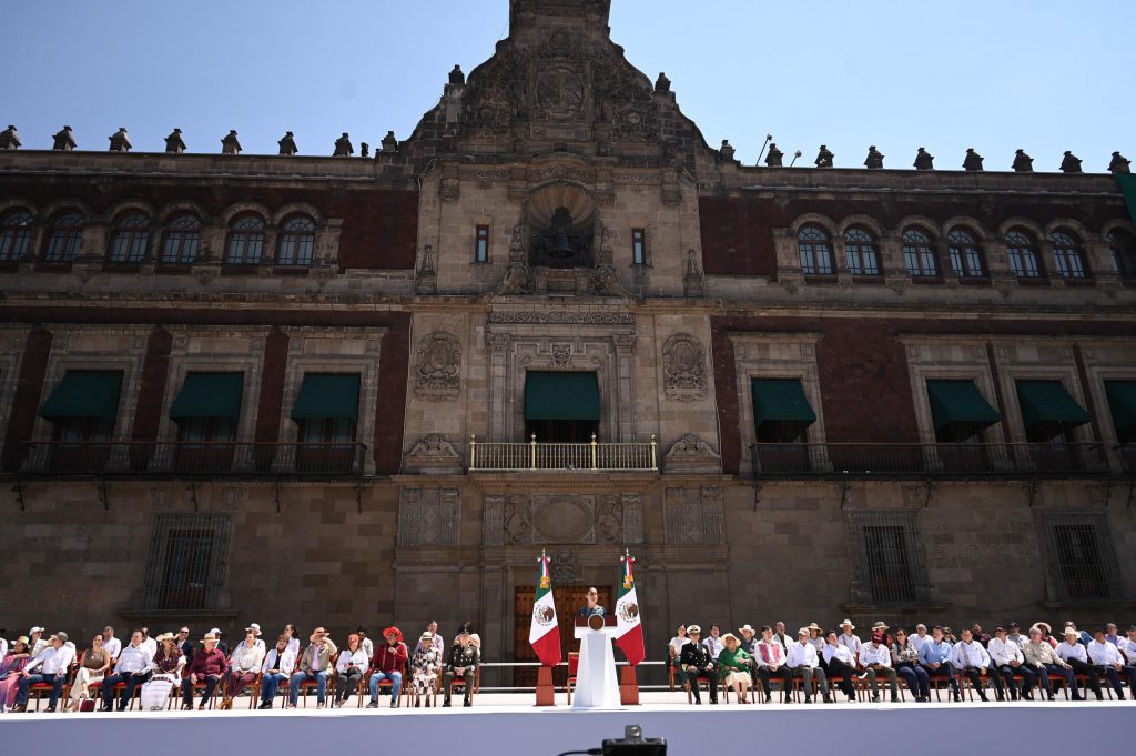 México no tiene aranceles recíprocos "pues hemos firmado un tratado comercial y prácticamente no hay tarifas de México a los productos importados de la nación vecina, digo Claudia Sheinbaum 