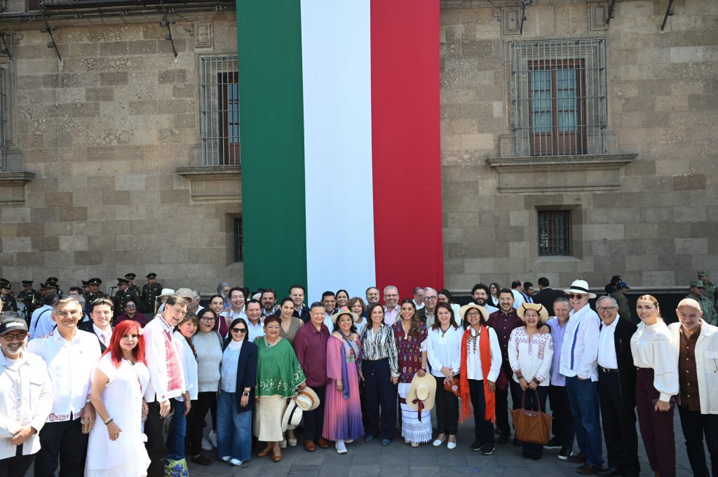 Claudia Sheinbaum convocó a Gobernadores, incluso a los de oposición al Zócalo 
