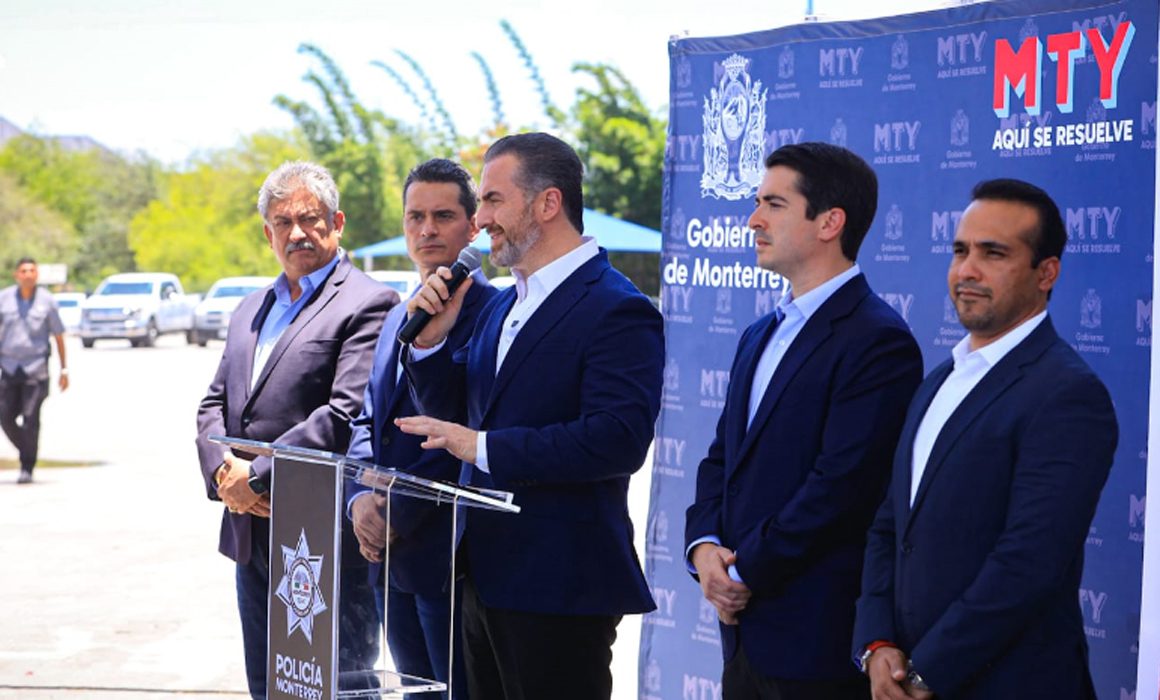 Reconoce Monterrey a policías con alza salarial y plan de vida integral