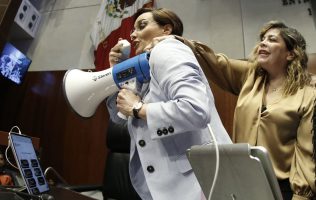 Promoverá Fernández Noroña juicio político contra Lilly Téllez