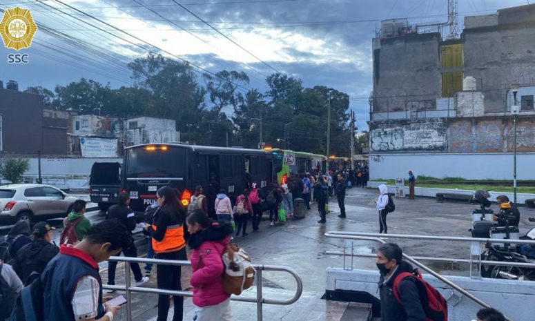 Se cumplen 12 horas de labores para restablecer Línea 8 del Metro