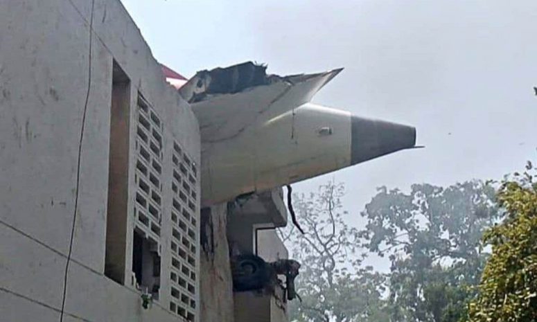 Se estrella Boeing 787 de Air India con 242 pasajeros