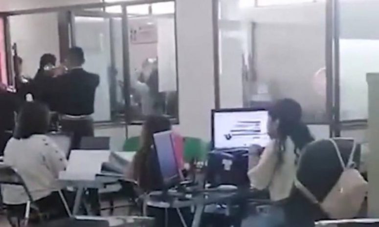 Hallan madres buscadoras fiesta con mariachi en Ayuntamiento de Ecatepec