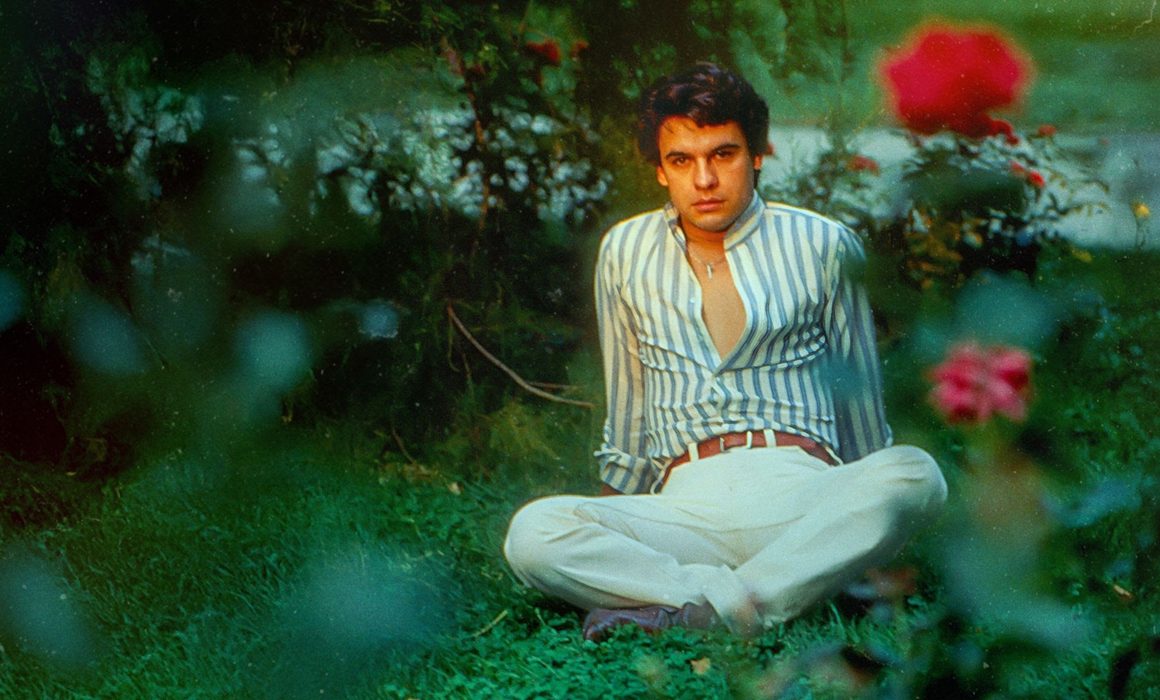 Juan Gabriel debe, puede y quiere hacerlo con amor durante octubre en Netflix