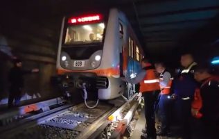 Avanza normal L2 del Metro tras desalojo entre humo y reparación