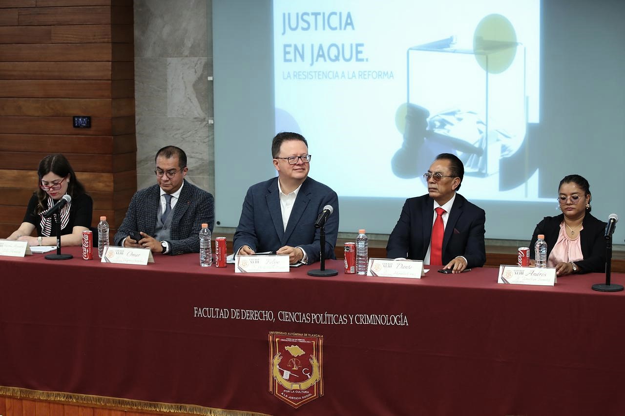 El evento se realizó en el marco del inicio de la Cátedra Tribunal Electoral en la Facultad de Derecho, Ciencia Política y Criminología de la UATx.