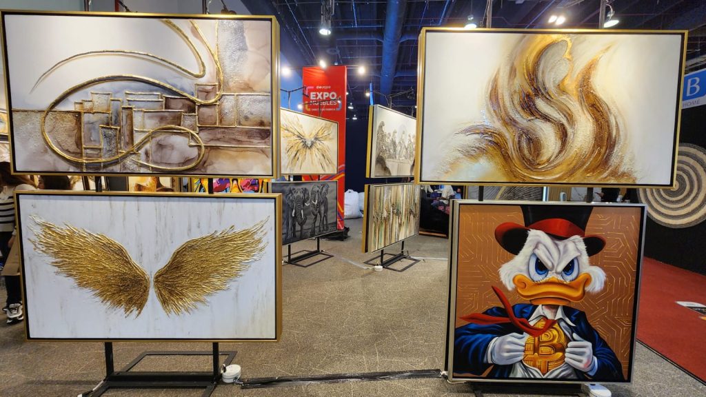 AYDE fusiona la tradición pictórica con la innovación, creando obras personalizadas 