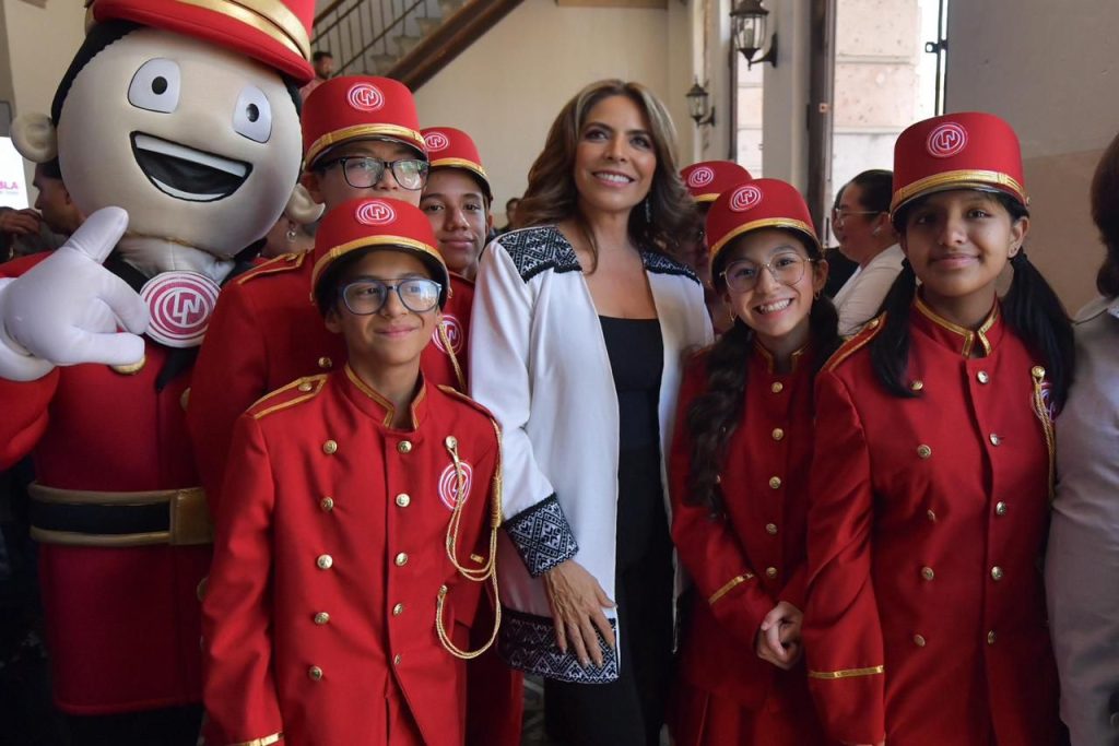 La directora general de Lotería Nacional, Olivia Salomón, agradeció a los habitantes por abrir las puertas de este lugar a tan especial recibimiento