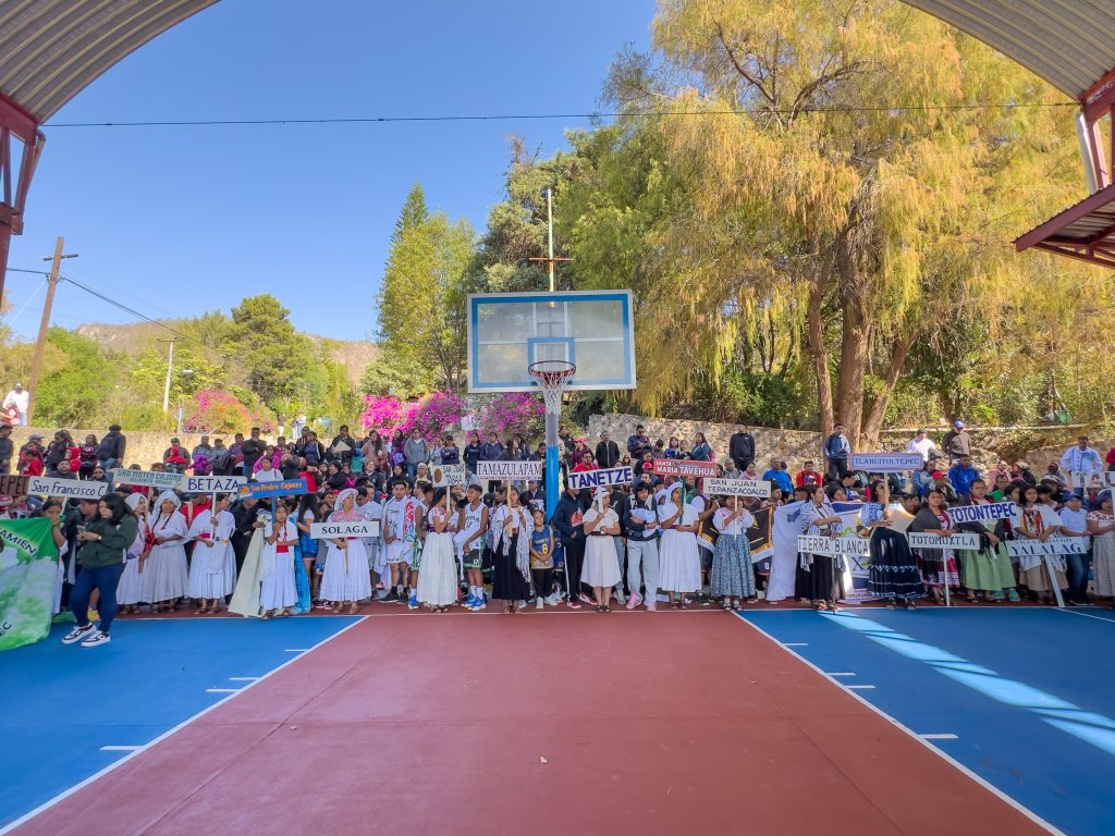 En las comunidades serranas de Oaxaca el deporte no es solo competencia, sino un espacio de fraternidad