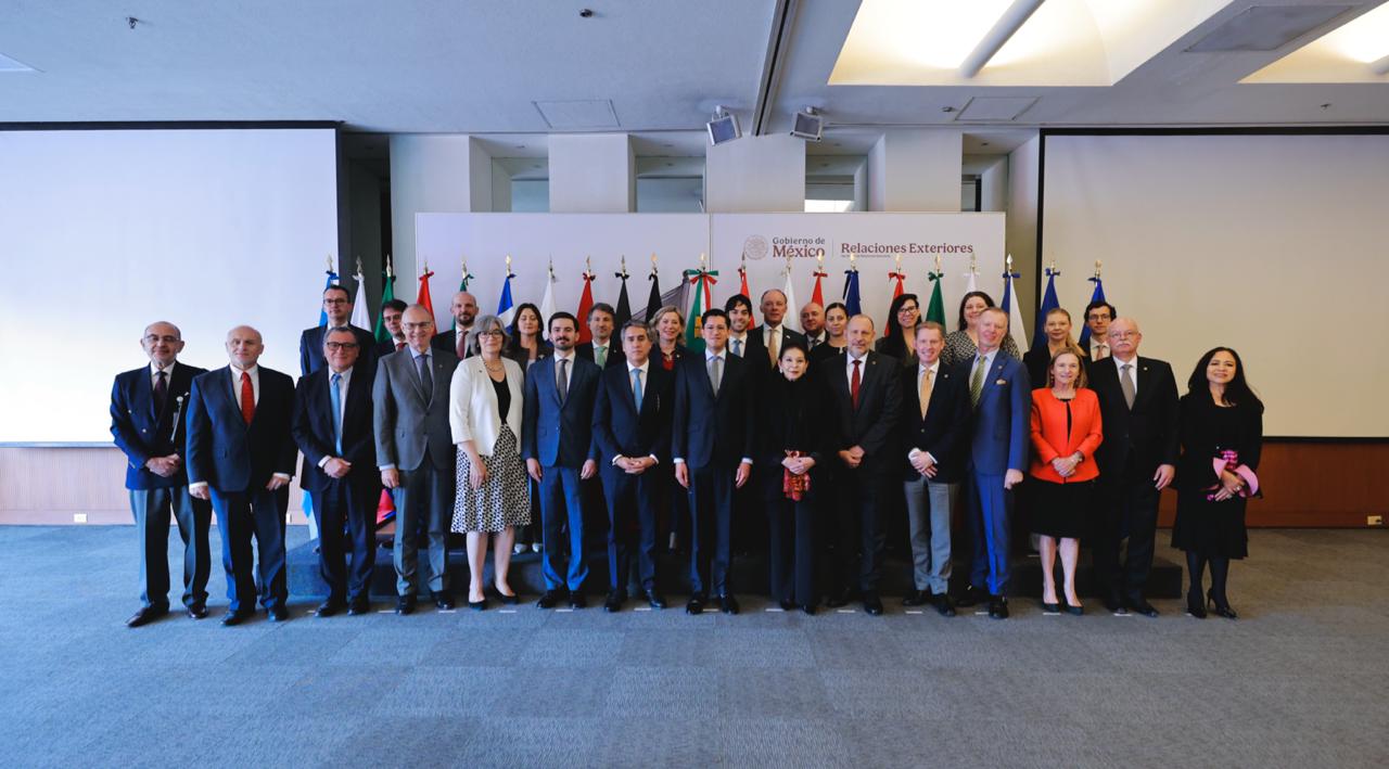 Roberto Velasco, secretario en la SRE, recibió a 20 jefes de misión y representantes de 19 Estados miembros, además del embajador de la UE en México, Francisco André